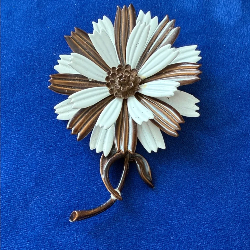 Vintage White and Brown Mod Floral Brooch